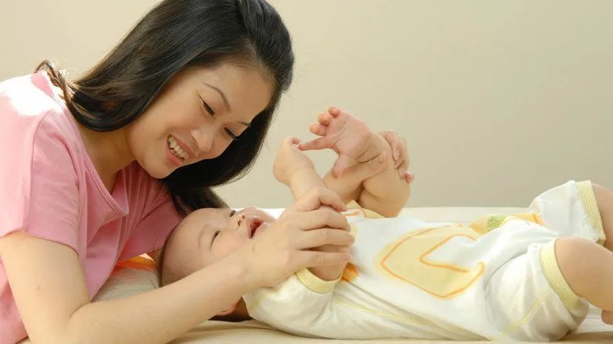 为什么越来越多的家庭选择请育儿嫂？